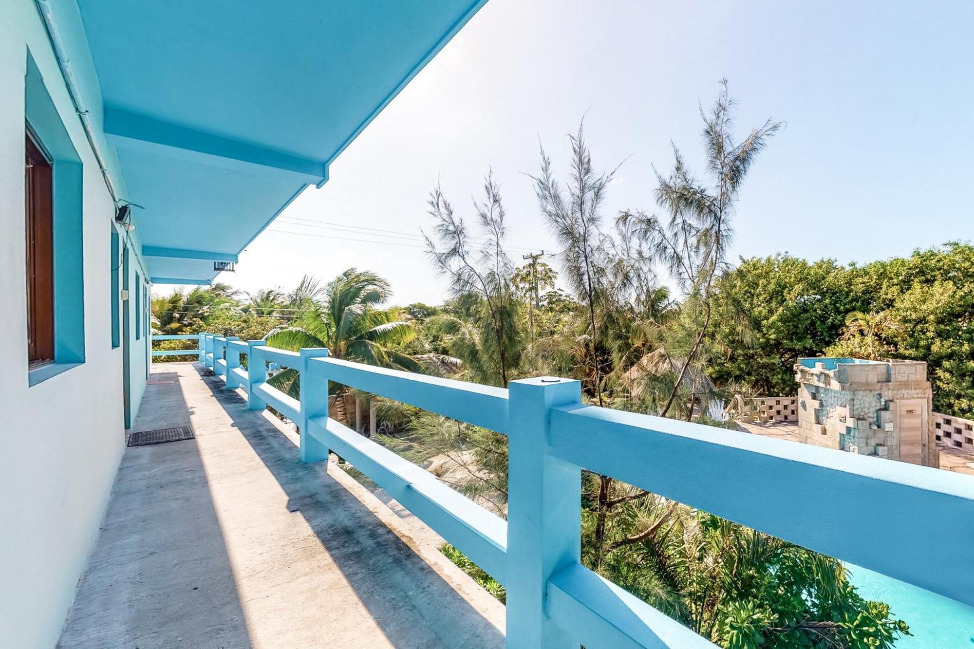 Mayan Falls Caye Caulker Bilik gambar