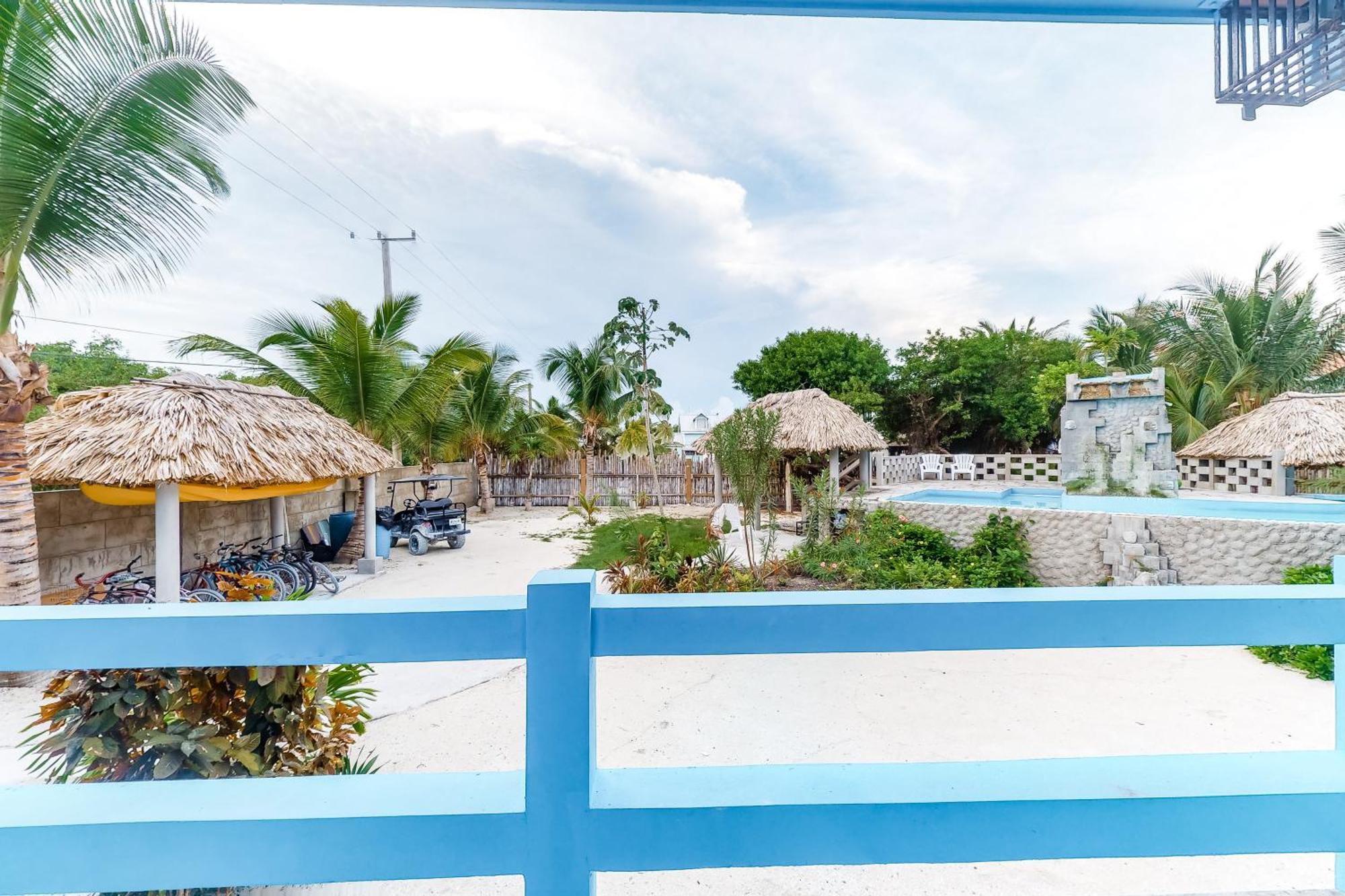 Mayan Falls Caye Caulker Bilik gambar