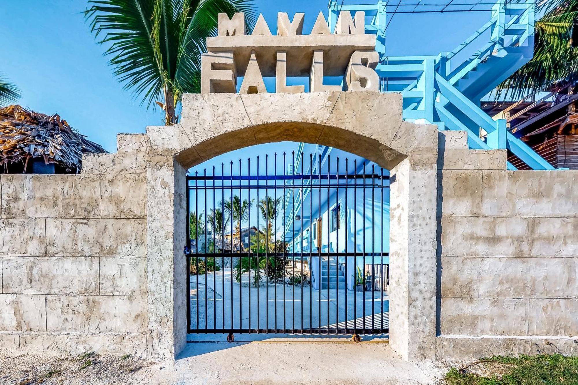 Mayan Falls Caye Caulker Bilik gambar